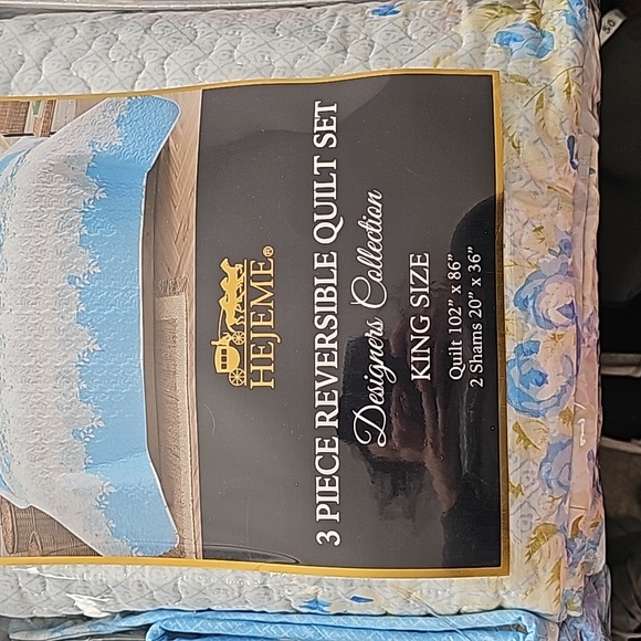 NWT King Quilt set, 3 piece, reversible (blue/white) - Picture 2 of 4